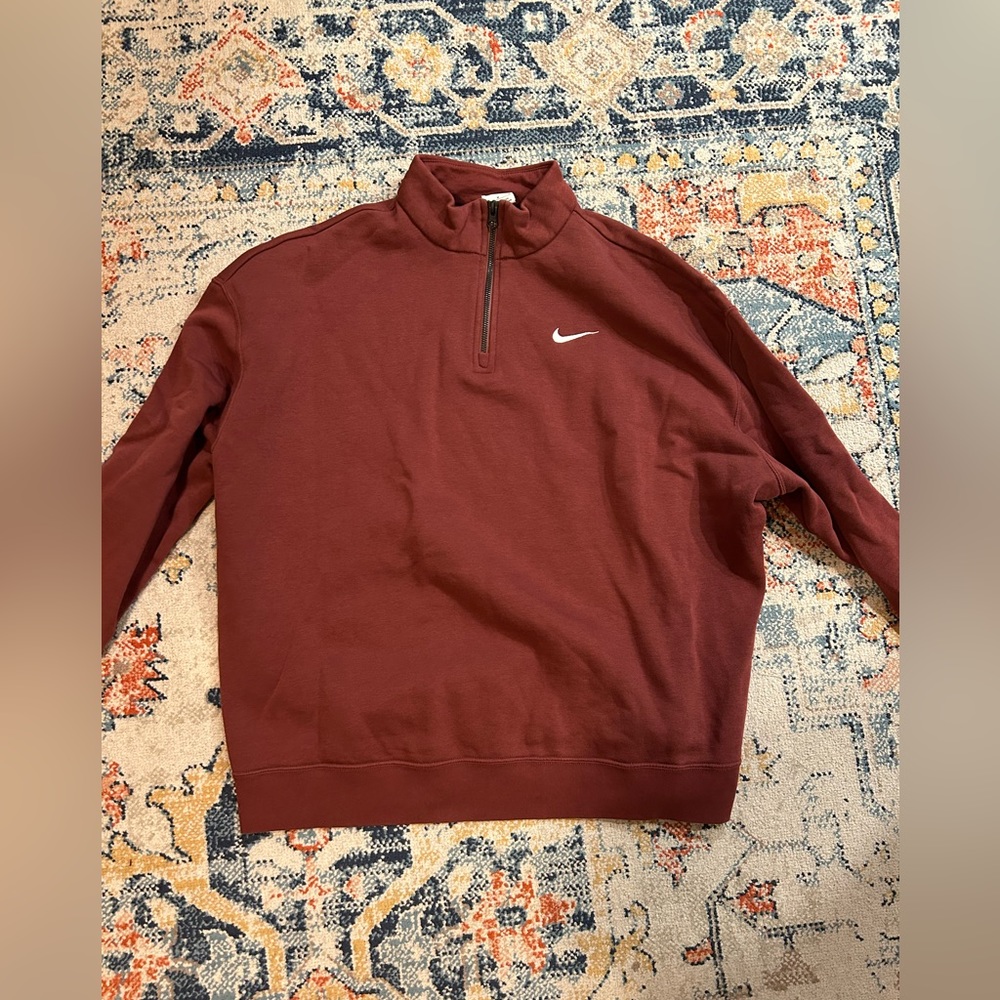 Nike women's half zip. Like new! Size medium.